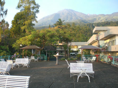 Tanjung Plaza Hotel Prigen Exterior photo